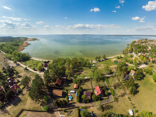 Widok z lotu ptaka na jezioro Śniardwy oraz Nowe Guty