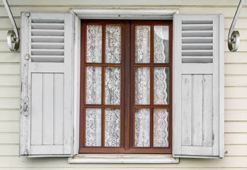 Fenêtre de maison créole 