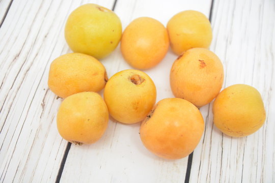 nespole frutta fresca di stagione