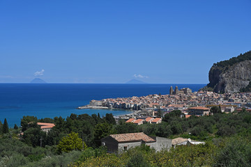 Obraz na płótnie Canvas Panoramic view of Cefalu, Sicily