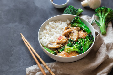 Teriyaki chicken, broccoli and mushrooms stir fry