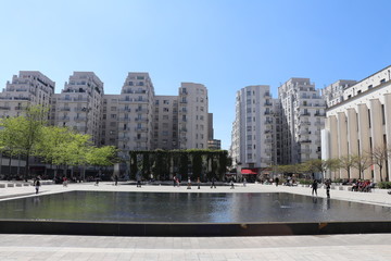 Place Lazare Goujon - Quartier Gratte Ciel  - skyscraper - à Villeurbanne - Rhône - France