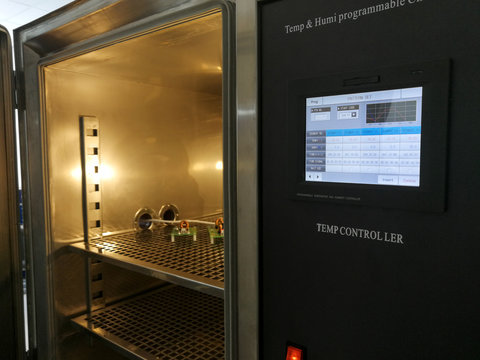 Climatic chamber for environmental tests of electronic products
