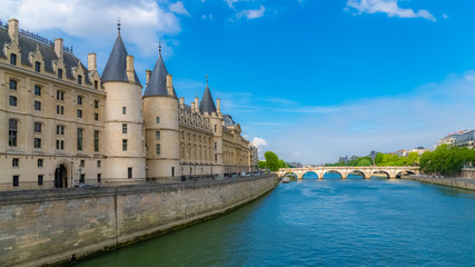 Paris, view of the Seine with the Conciergerie on the ile de la Cité, and the Pont-Neuf