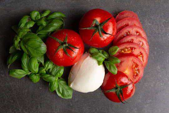 tomate mozzarella basilikum