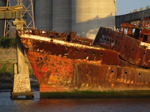 Barco encallado
