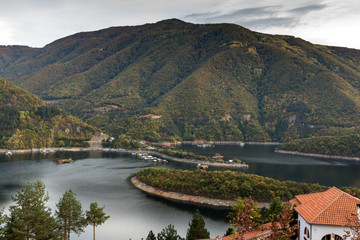 Obraz premium Sunset ladscape of Vacha (Antonivanovtsi) Reservoir, Rhodope Mountains, Plovdiv Region, Bulgaria