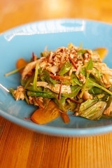 Vegan salad with spinach and peaches for a healthy outdoor dinner