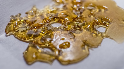 Guice Mix BHO Cannabis Shatter Extract, Closer Alt View