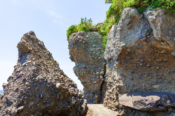 伊豆半島ジオパーク、太古の海底火山噴火の痕跡、静岡県下田市須崎恵比須島にて