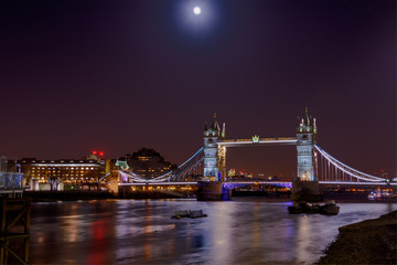 Fototapeta na wymiar London Bridge under the moonlight