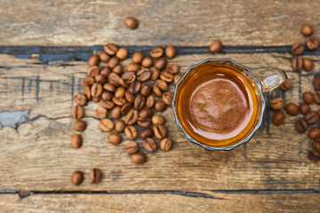 Obraz na płótnie Canvas Espresso coffee and coffee beans