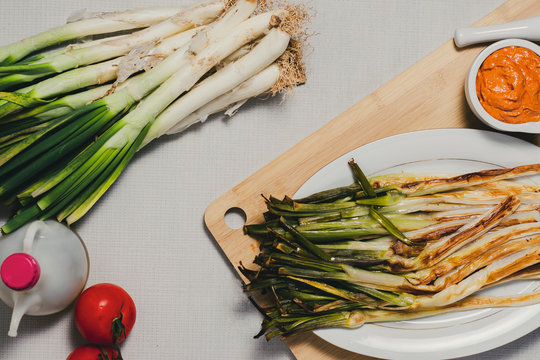 Baked vegetables called calcots