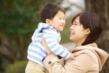 笑顔の親子