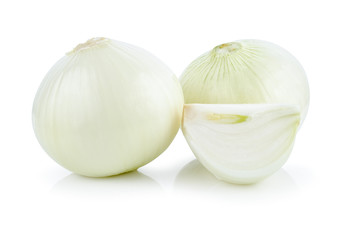 Obraz na płótnie Canvas Onions isolated on white background