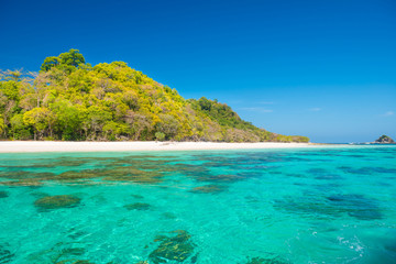Fototapeta na wymiar Beautiful landscape of blue sea and tropical island