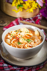 Fresh tomato soup with conchigliette.