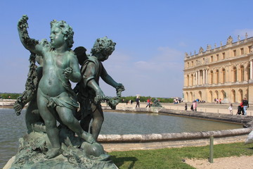 Angelots devant le Château de Versailles