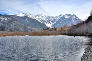長野県松本市 春の上高地 大正池と雪山の穂高連峰
