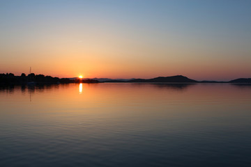 Obraz premium Sonnenaufgang auf der Insel Zut in Kroatien