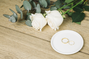 Wedding rings with flowers