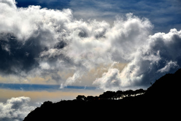 cielo contrastado