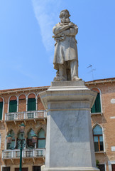Fototapeta na wymiar Statue of Niccolo Tommaseo in Venice