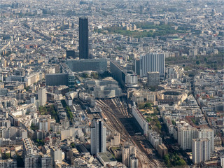 Fototapeta premium vue aérienne de la Tour Montparnasse à Paris