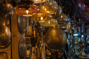 Fototapeta na wymiar Oriental lampshades / Background of oriental lampshades in a souk.