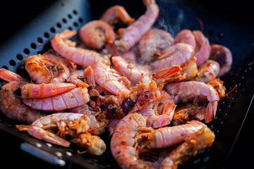 barbecue grill with prawns