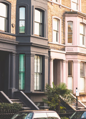 Fototapeta na wymiar Bunte Häuser in Notting, London im Frühling