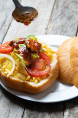 Mexican egg sandwich 