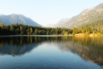 Fototapeta na wymiar Lake in Washington State