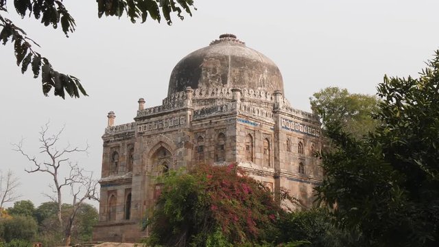 4K 60p clip of shish gumbad tomb at lodi gardens in new delhi, india