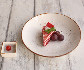 amazing crockery for luxury-eras people