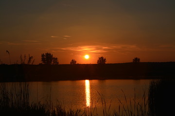 Fototapeta premium sunset at the lake