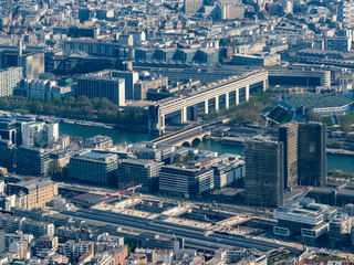 Le Ministère des Finances à Bercy vu d'hélicoptère à Paris
