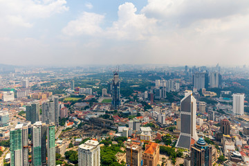 Fototapeta na wymiar KUALA LUMPUR, MALAYSIA - April. 21, 2016 . View of Kuala Lumpur city skyline