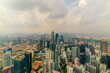Fototapeta na wymiar KUALA LUMPUR, MALAYSIA - April. 21, 2016 . View of Kuala Lumpur city skyline