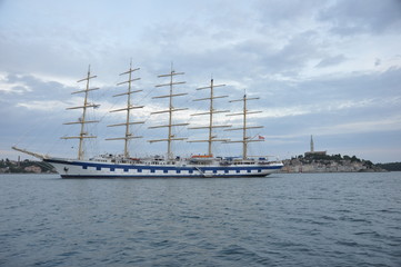 Obraz premium Cruising yacht in croatia