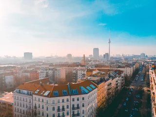 Photo sur Plexiglas Berlin Aperçu des toits de Berlin avec la tour de télévision en arrière-plan