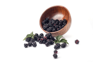 Blackberries in a wooden bowl