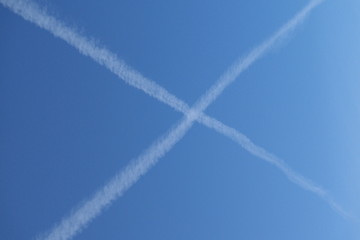飛行機雲・バツ