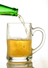 Detailed close-up shots of the beer