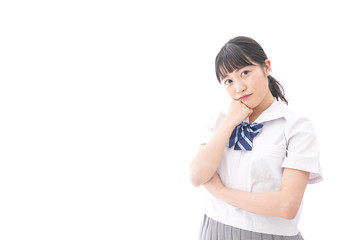 考える女子学生