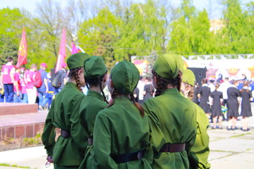 5 young girls in military uniform of the great Patriotic war