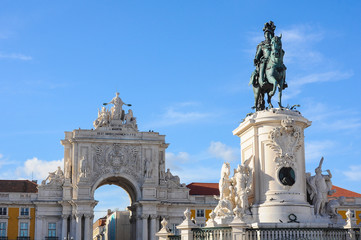Fototapeta na wymiar Equestrian statue of King José I and Rua Augusta Arch on the Praça do Comércio (Commerce Square) in Lisbon, Portugal