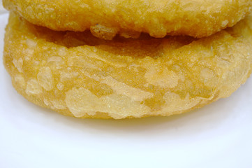 Blätterteig Gebäck  frittiert, nah Aufnahme.