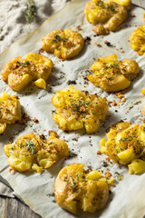 Homemade Smashed Potatoes with Garlic