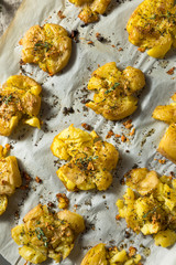 Homemade Smashed Potatoes with Garlic